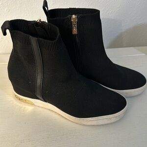 DKNY bootie wedge 7